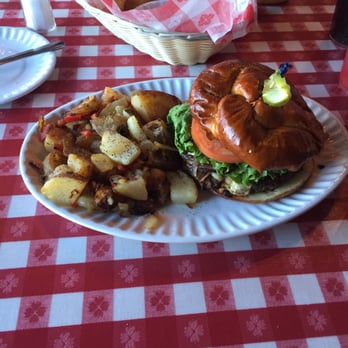 Apple Holler - American Near Me - Sturtevant, Wisconsin