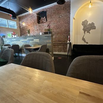 Hiso - Dining area - Laotian Near Me - Sacramento, California Hiso - Dining area - Laotian Near Me - Sacramento, California