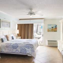 The Oceanfront Litchfield Inn - Poolside King Room