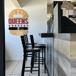 Queens Burgers - Counter seats