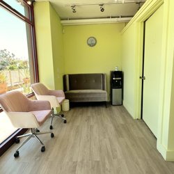 Eastern Day Spa - Waiting area