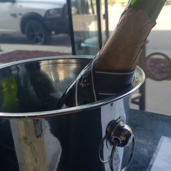 Americana - Bottomless mimosas - New American Near Me - Des Moines, Iowa