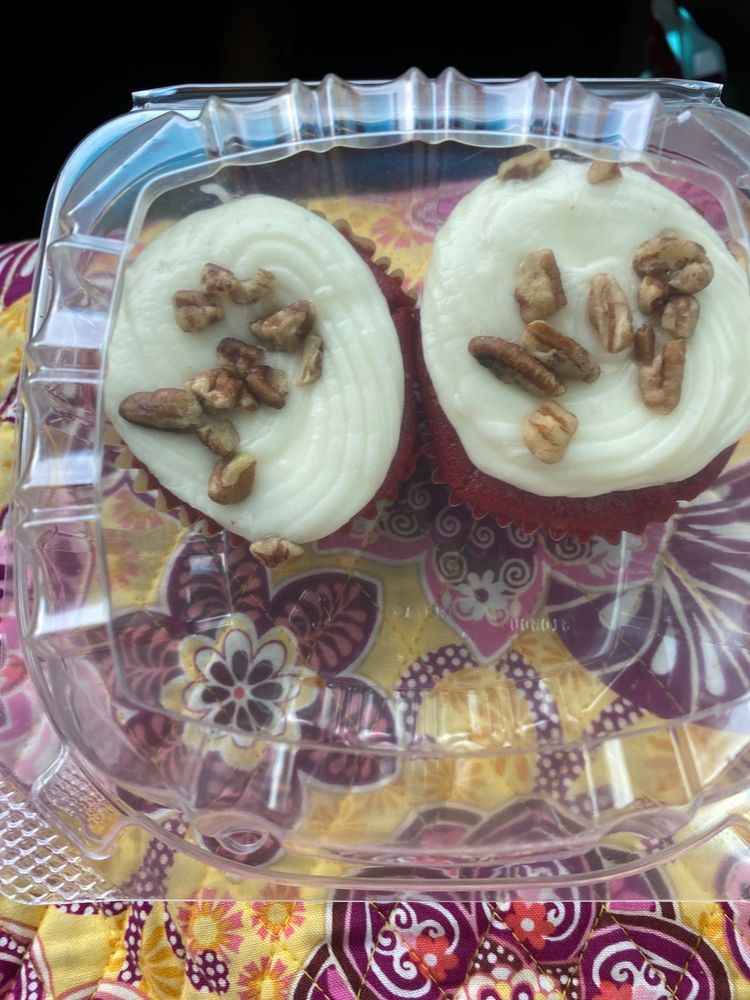 Sally T’s Cafe & Cupcakes