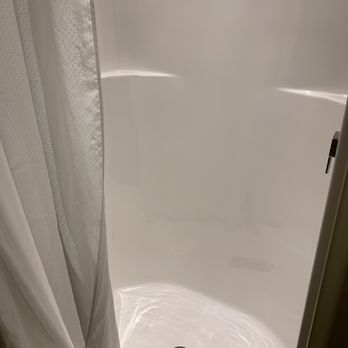 Warehouse Hotel - Walk in shower - Hotels Near Me - Manheim, Pennsylvania Warehouse Hotel - Walk in shower - Hotels Near Me - Manheim, Pennsylvania