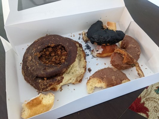 Zuri's Gourmet Donutz by null