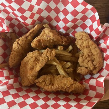 Lobster Cooker - Chicken Tenders Basket ; $16 - Seafood Near Me - Freeport, Maine