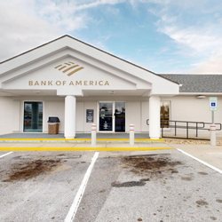 Bank of America Financial Center - Storefront