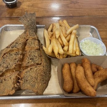 Front Street Fish - Seafood Near Me - New Bern, North Carolina