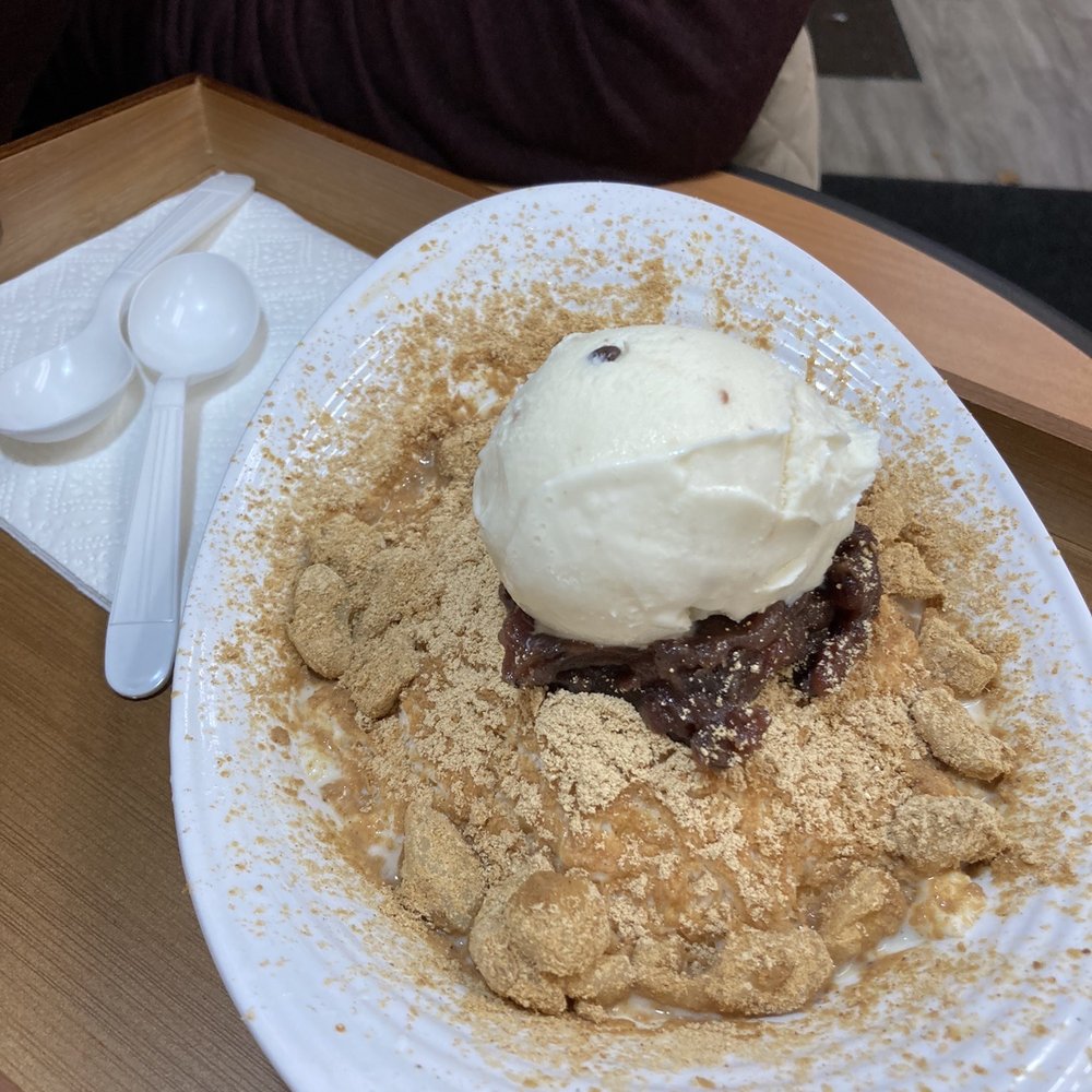 Injeolmi shaved ice! 5/5 Injeolmi shaved ice! 5/5