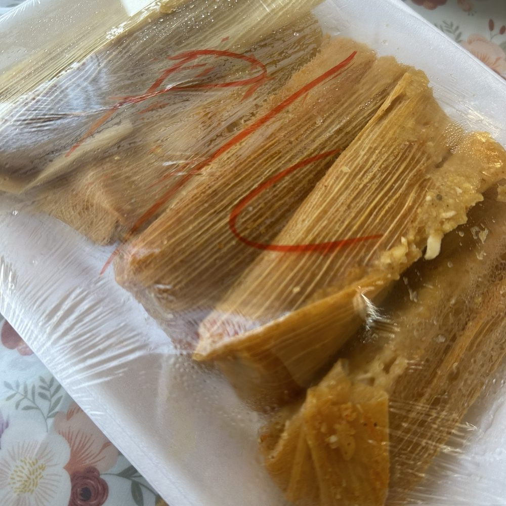 Los Hernandez Tamales - Pork and Pork & Chicken Tamales (Fresh Steaming Hot) - Mexican Near Me - Union Gap, Washington Los Hernandez Tamales - Pork and Pork & Chicken Tamales (Fresh Steaming Hot) - Mexican Near Me - Union Gap, Washington