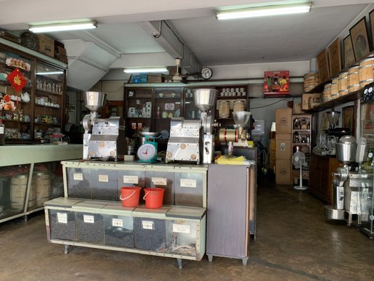 Lam Yeo Coffee Powder Factory by null