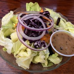 Ferraro's Pizzeria & Pub - Garden salad with balsamic dressing