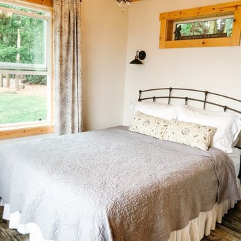 Oostema Farmstead - Tiny Farmhouse - Vacation Rentals Near Me - Lynden, Washington Oostema Farmstead - Tiny Farmhouse - Vacation Rentals Near Me - Lynden, Washington