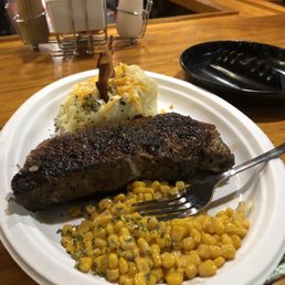 Steak, corn, mashed potatoes, Alcohol, food, bar Steak, corn, mashed potatoes, Alcohol, food, bar