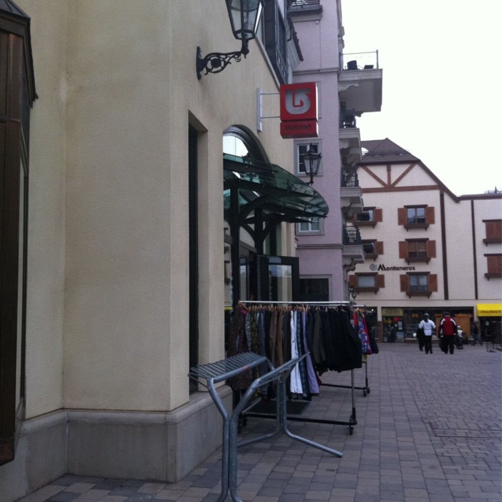 Burton - Arrabelle - Ski & Snowboard Shops Near Me - Vail, Colorado