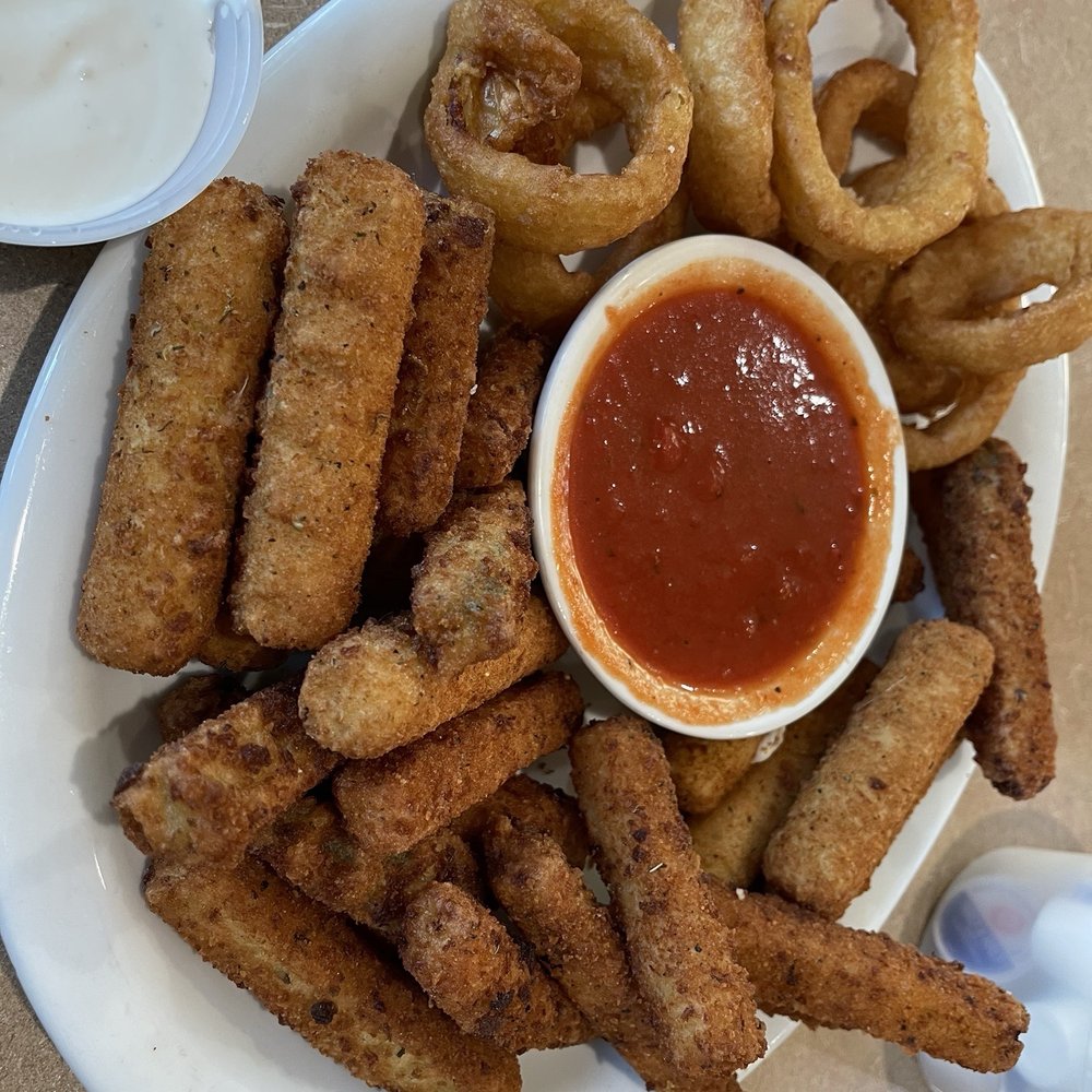 Fried platter with mozzarella sticks, zucchini, and onion rings.  Comes with marinara and ranch.