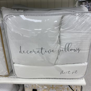 Marshalls Department Store - Decorative pillows - Department Stores Near Me - Fort Lauderdale, Florida Marshalls Department Store - Decorative pillows - Department Stores Near Me - Fort Lauderdale, Florida