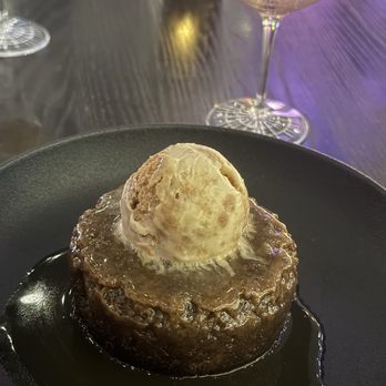 Hell's Kitchen - Sticky toffee cake - Cocktail Bars Near Me - Funner, California