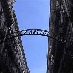 Présence du Passé - Le Quartier des Antiquaires