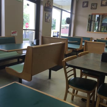 Pizza Village - Dining area - Pizza Near Me - Burlington, New Jersey