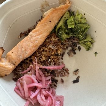 sweetgreen - Healthy Salads, Bowls and Plates - Fish taco - Salad Near Me - Los Angeles, California