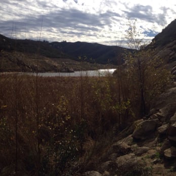 Loveland Reservior - Walk to the lake - Hiking Near Me - Alpine, California