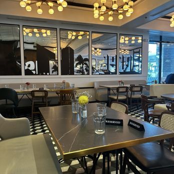 Cafe Landwer - Inside - Mediterranean Near Me - Boca Raton, Florida
