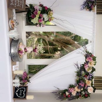 Albertsons - Look at those flowers on the table! All by Jeff! - Grocery Near Me - San Clemente, California Albertsons - Look at those flowers on the table! All by Jeff! - Grocery Near Me - San Clemente, California