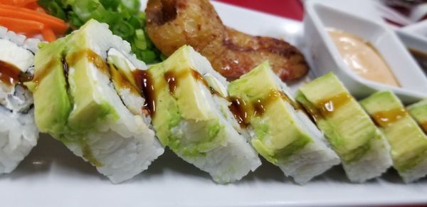 Luizon Mariscos y Sushi by null