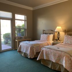 Canyon Villa Bed & Breakfast Inn of Sedona - Indian Paintbrush- Twin room on the first floor. Perfect for travelling with a friend.