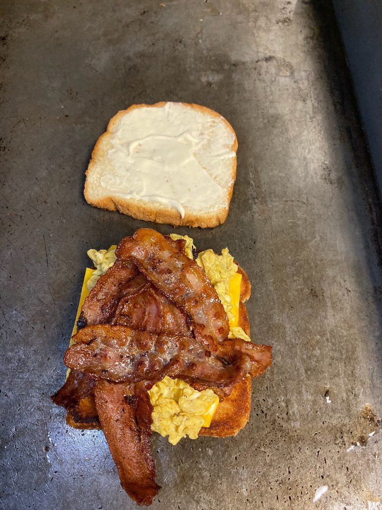 Happy's Chili Parlor Logo