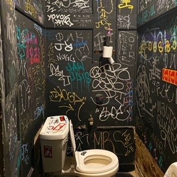Frank N Hanks - Men's room - Dive Bars Near Me - Los Angeles, California