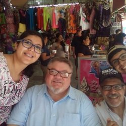 La Nueva Michoacana - The very kind and funny Familia Loranca, who I met as I rested at La Nueva Michoacana.