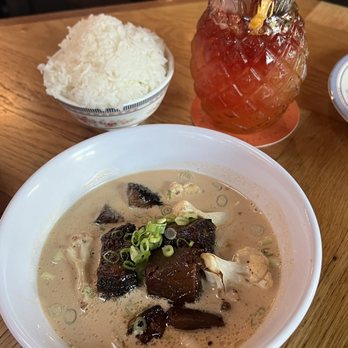 Eem - White Curry with Brisket Burnt Ends - Cocktail Bars Near Me - Portland, Oregon