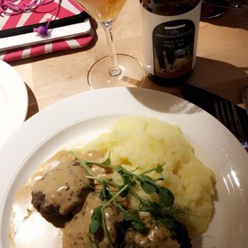 Östermalms Saluhall - Elk patties with mashed potatoes. Delicious !! - Public Markets Near Me - Stockholm, Alberta Östermalms Saluhall - Elk patties with mashed potatoes. Delicious !! - Public Markets Near Me - Stockholm, Alberta