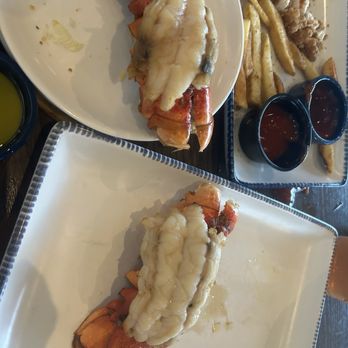Red Lobster - Lobster was disgusting looking so they cooked me another and it was not much better. - Seafood Near Me - Shawnee, Oklahoma