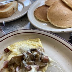 Riverside Cafe - California omelette with pancakes