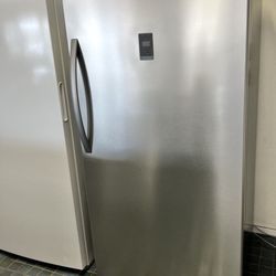 Javier's Home Appliance - Insignia Upright Freezer in Stainless Steel