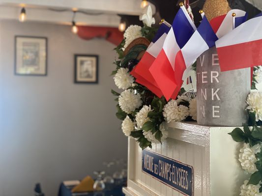 Bleu Rendezvous French Bistro by null