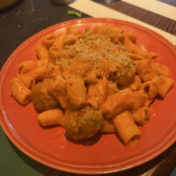 Testa Rossa - Glen Mills - Rigatoni alla Vodka - Italian Near Me - Glen Mills, Pennsylvania Testa Rossa - Glen Mills - Rigatoni alla Vodka - Italian Near Me - Glen Mills, Pennsylvania