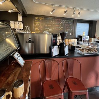 Brisetto's Second Cup - Main level counter area with menu - Coffee & Tea Near Me - Boothbay Harbor, Maine