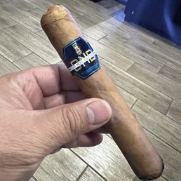 Do not disturb by Alec Bradley- great stick for a reasonable price. Tommy is a great host. Thank you for the recommendation. Do not disturb by Alec Bradley- great stick for a reasonable price. Tommy is a great host. Thank you for the recommendation.