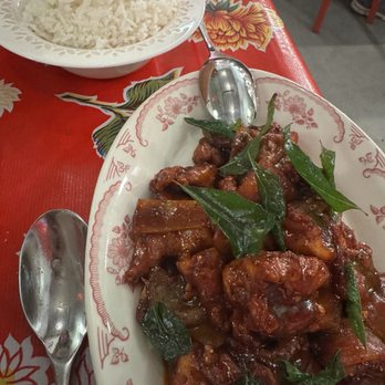 Holy Basil - Chili chicken - Thai Near Me - Santa Monica, California
