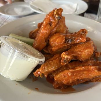 Southampton Publick House - 1 Dozen Wings - American Near Me - Southampton, New York Southampton Publick House - 1 Dozen Wings - American Near Me - Southampton, New York