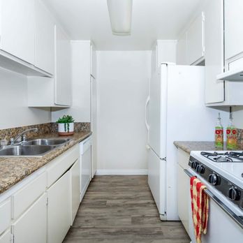 Emerald West Apartments - Apartments Near Me - Torrance, California Emerald West Apartments - Apartments Near Me - Torrance, California