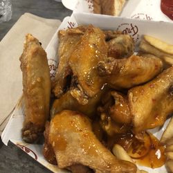 Slim Chickens - Barley any sauce on them not crispy at all..