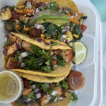 El Viejon - Veggie taco & 2 chicken tacos - Mexican Near Me - Vancouver, Washington