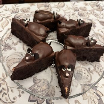 Blue Rose Cheesecake & Bake Shop - Mousse Mouse - Bakeries Near Me - Schenectady, New York