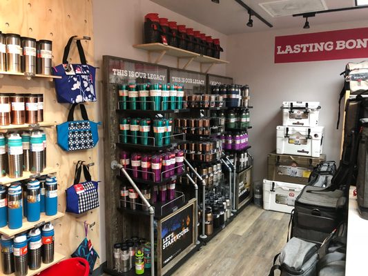 Igloo Factory Store by null