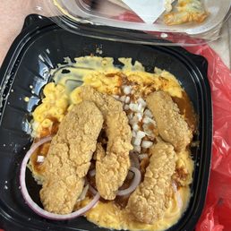 Mac and cheese and chicken tender platter Mac and cheese and chicken tender platter